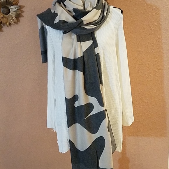 Gray Camo Print Woven Scarf - Picture 4 of 6